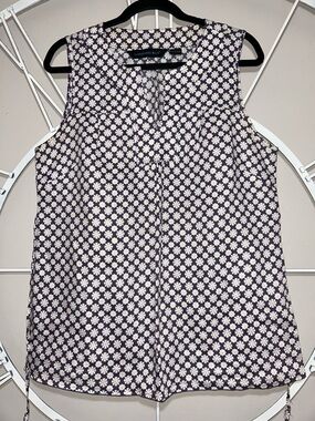 NWOT Mandarin Blue 100% Linen Denim Blue & White w/ Yellow Daisy Sleeveless Top